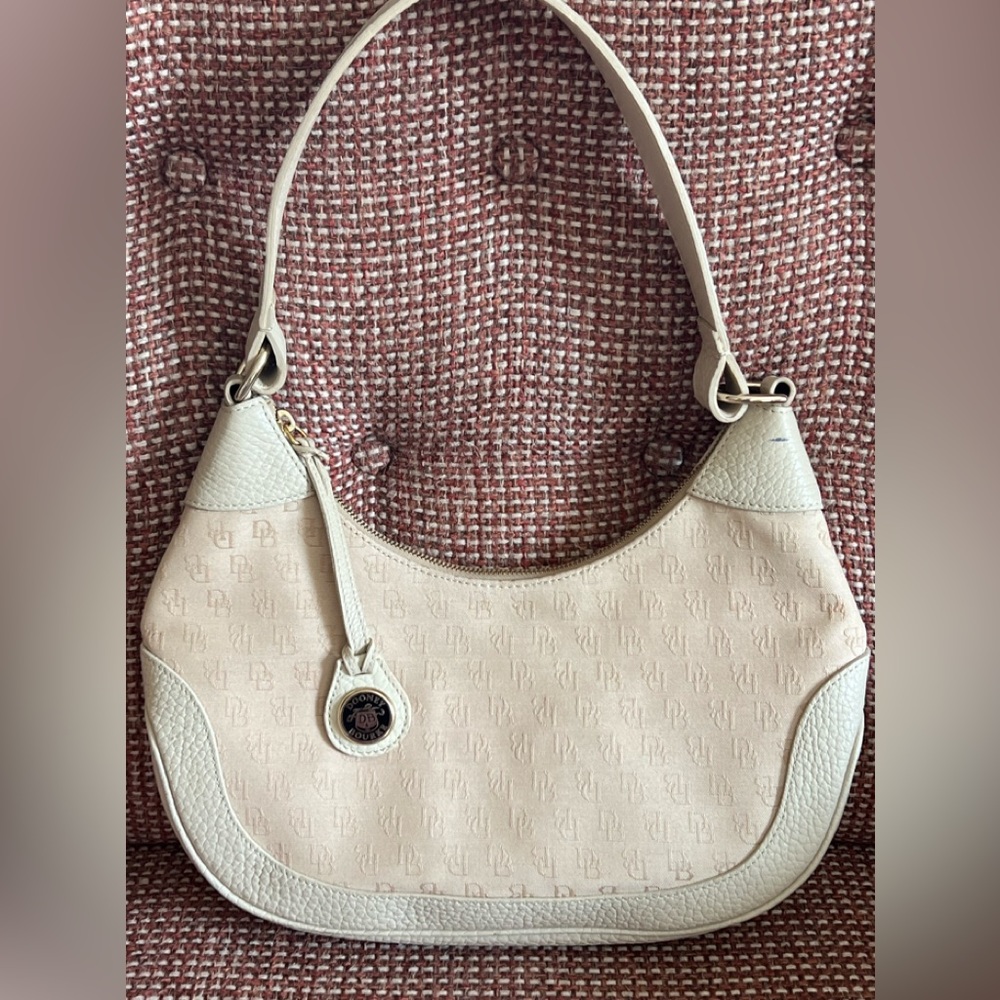 Like New Dooney & Bourke logo fabric & leather shoulder handbag bone color